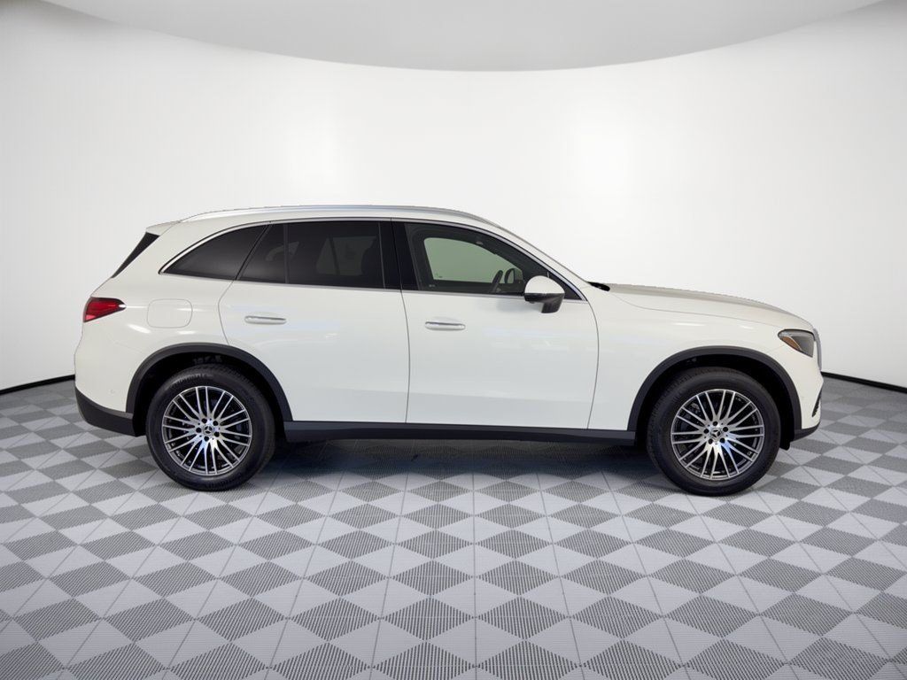 Used 2025 Mercedes-Benz GLC 300 image 8