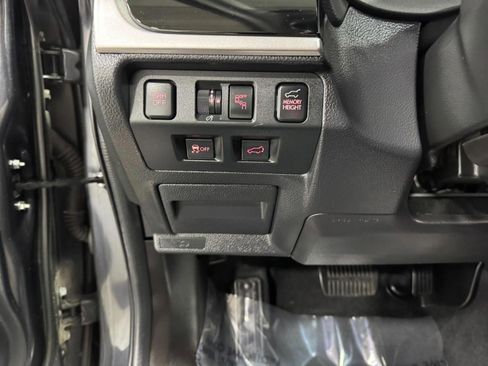 Used 2018 Subaru Forester 2.5i Touring w/ Popular Package #3B image 30