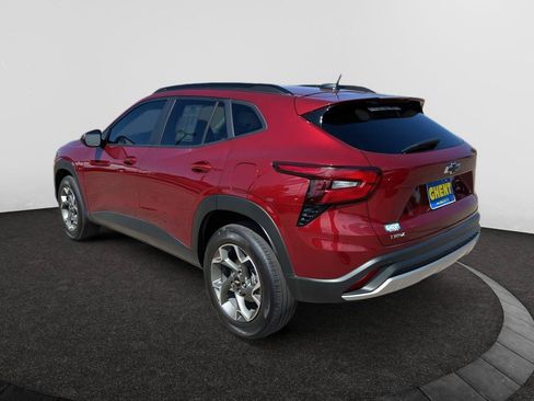 Used 2025 Chevrolet Trax LT w/ Driver Confidence Package FWD image 7