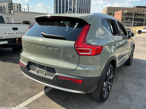 Used 2024 Volvo XC40 B5 Plus w/ Protection Package Premier AWD/4WD image 3