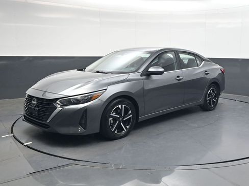 Used 2025 Nissan Sentra SV image 8