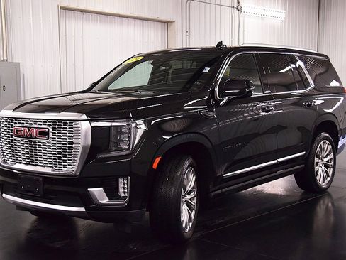 Used 2024 GMC Yukon Denali image 3