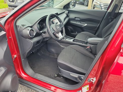 Certified 2023 Nissan Kicks SV FWD image 11