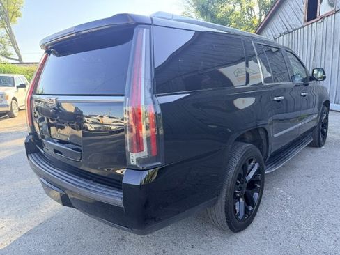 Used 2019 Cadillac Escalade ESV 2WD image 5