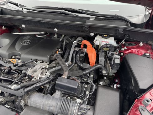 Used 2021 Toyota RAV4 XLE image 36