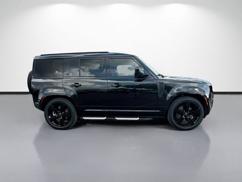 Used 2023 Land Rover Defender 110 X-Dynamic SE image 6