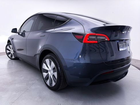 Used 2023 Tesla Model Y Long Range AWD/4WD image 2