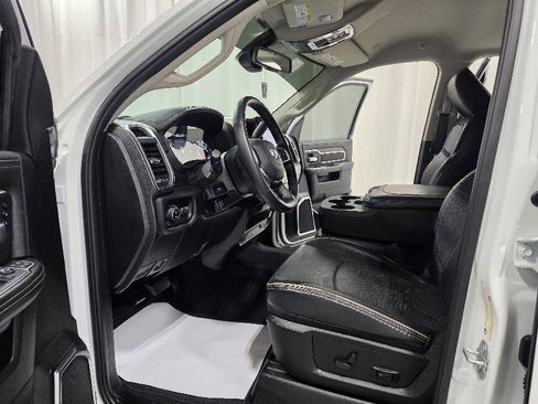 Used 2024 RAM 2500 Laramie AWD/4WD image 12