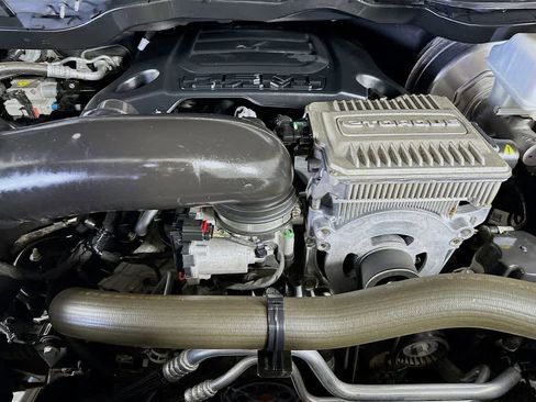 Used 2022 RAM 1500 Laramie image 9