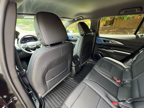 Used 2025 Chevrolet Equinox EV LT FWD image 19