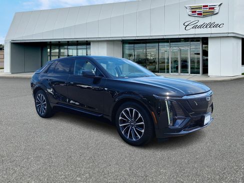 Certified 2024 Cadillac Lyriq Sport AWD/4WD image 7