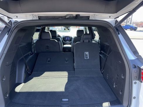 Used 2023 Chevrolet Traverse High Country image 12
