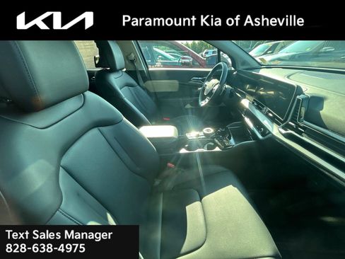 Certified 2025 Kia Sportage EX AWD/4WD image 6