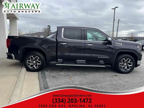 Used 2023 GMC Sierra 1500 SLT w/ SLT Premium Package image 5