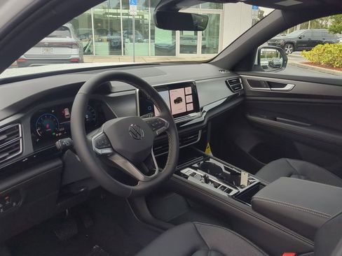 New 2026 Volkswagen Atlas Cross Sport SE image 14