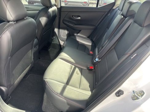 Used 2024 Nissan Sentra SR w/ SR Premium Package image 15