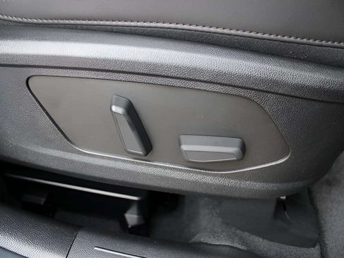 Used 2025 Kia Sorento EX w/ Panoramic Sunroof Package FWD image 11