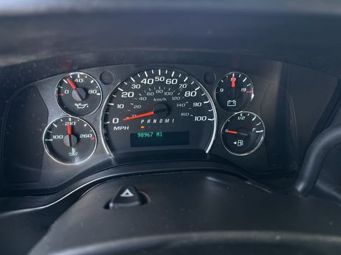 Used 2015 Chevrolet Express 3500 w/ Chrome Appearance Package image 9