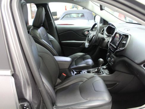 Used 2019 Jeep Cherokee Limited AWD/4WD image 24