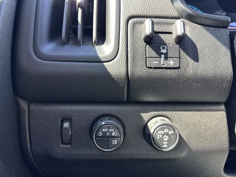 Used 2018 Chevrolet Colorado ZR2 w/ ZR2 Dusk Special Edition image 30