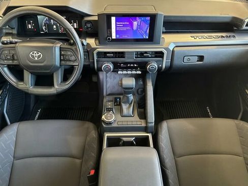 Used 2025 Toyota Tacoma SR5 AWD/4WD image 13