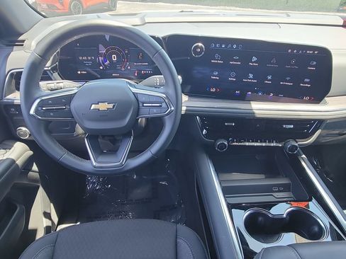 Used 2026 Chevrolet Suburban LS RWD image 11
