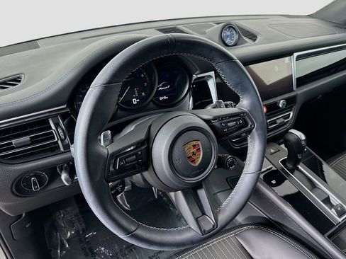 Certified 2023 Porsche Macan AWD/4WD image 12