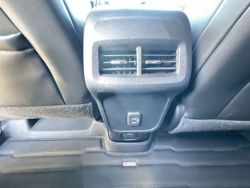 Used 2022 Chevrolet Equinox RS w/ Infotainment Package image 21