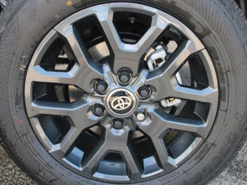 Certified 2026 Toyota Tundra Platinum AWD/4WD image 32