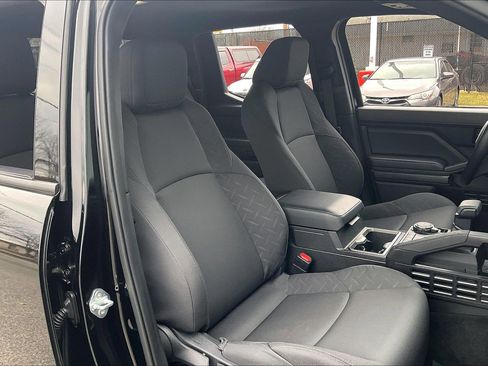 Used 2025 Toyota Tacoma SR5 image 9