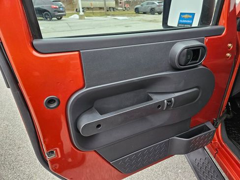 Used 2009 Jeep Wrangler X image 19