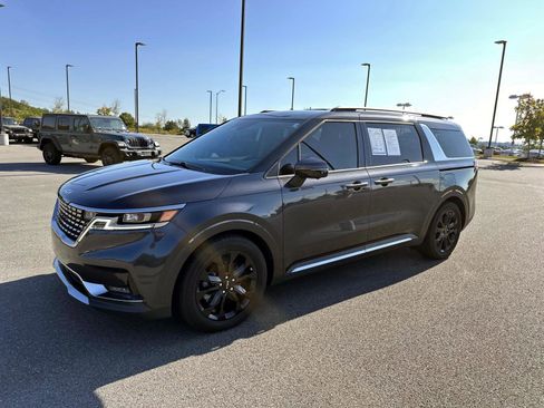 Used 2024 Kia Carnival SX Prestige image 9