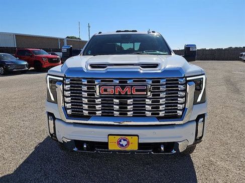 New 2026 GMC Sierra 2500 Denali w/ Denali Reserve Package image 8