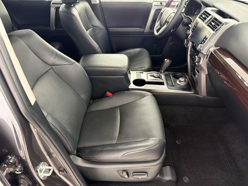 Used 2022 Toyota 4Runner Limited AWD/4WD image 30