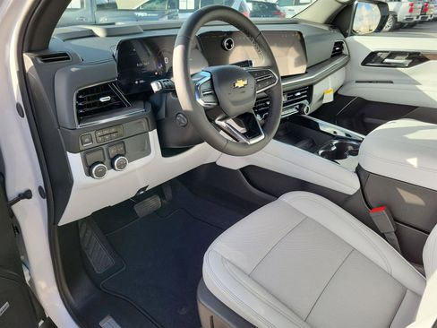 New 2025 Chevrolet Suburban Premier image 10