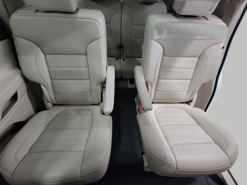 Certified 2022 GMC Acadia Denali w/ Denali Ultimate Package image 24