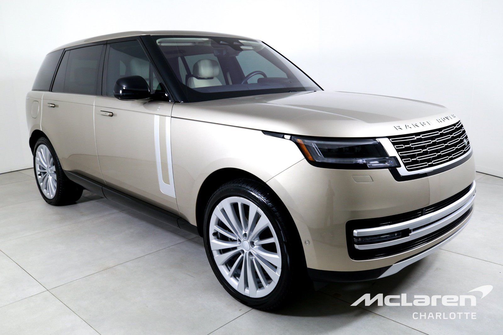 Used 2023 Land Rover Range Rover Long Wheelbase First Edition AWD/4WD image 3