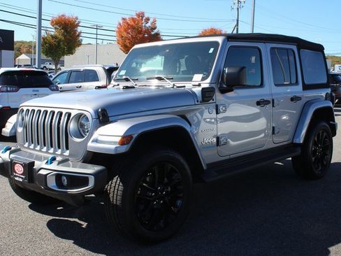Used 2021 Jeep Wrangler Unlimited Sahara w/ Dual Top Group image 2