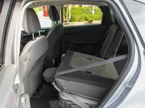 Used 2022 Ford Escape SE w/ SE Sport Appearance Package image 35