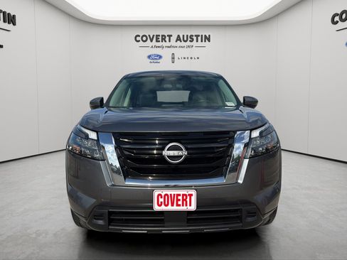 Used 2024 Nissan Pathfinder SV FWD image 8