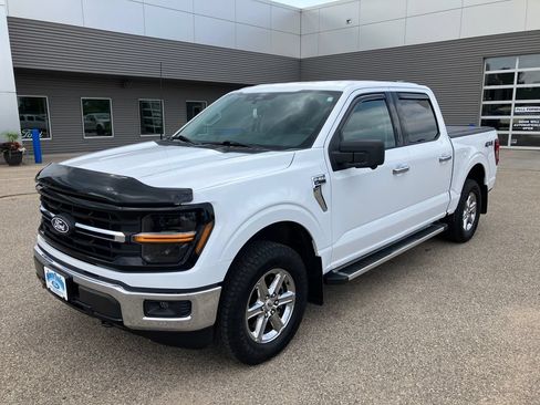 Used 2024 Ford F150 XLT AWD/4WD image 2