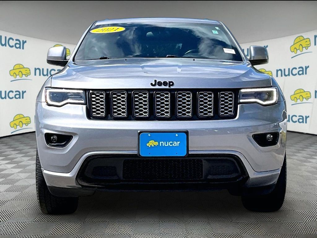 Used 2021 Jeep Grand Cherokee Laredo X AWD/4WD image 2