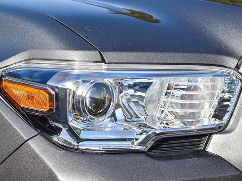 Used 2021 Toyota Tacoma SR5 image 9