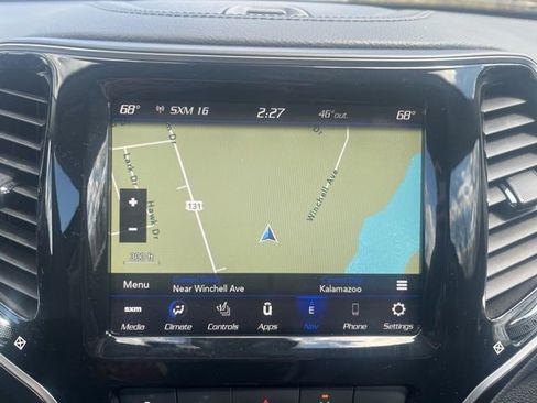 Certified 2022 Jeep Cherokee Limited w/ Elite Package image 32