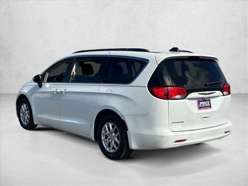 Used 2021 Chrysler Voyager Lxi image 8