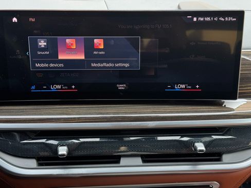 Used 2023 BMW X7 xDrive40i w/ Executive Package AWD/4WD image 27