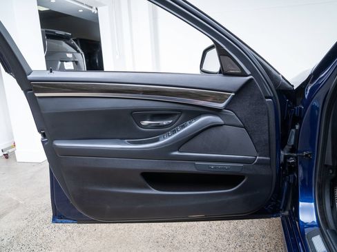Used 2016 BMW 550i xDrive Sedan AWD/4WD image 19