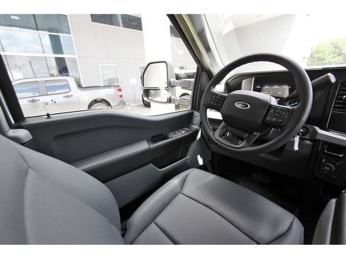 New 2025 Ford F550 4x4 Supercab Super Duty image 7