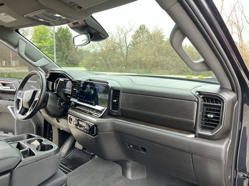Used 2024 Chevrolet Silverado 1500 LT image 29