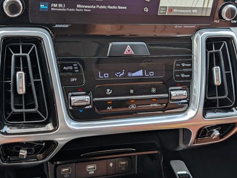 Certified 2023 Kia Sorento SX Prestige AWD/4WD image 23